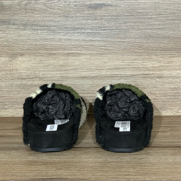 Steve Madden Vessel Camo Print Faux Fur Slippers - Picture 6 of 8